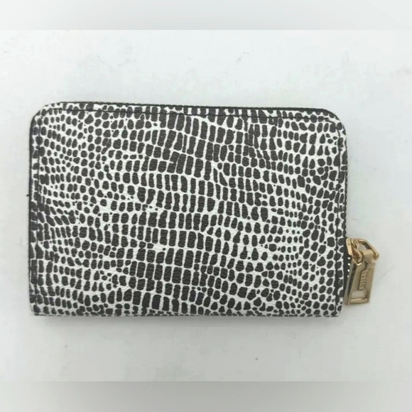 NWT Small Black and white Trina Turk Wallet - Picture 4 of 4